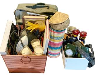 1047 - Group Lot of Assorted Items (Description): A group lot of assorted items including various household goods and decorative pieces.