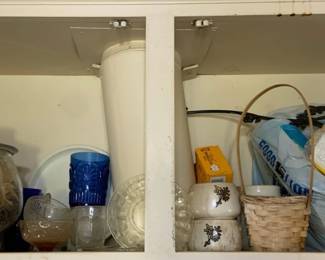 135 - Cabinet Lot