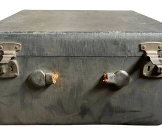 819 - Sm Trunk Missing Handle 9"x16"x15" (Description): Small trunk with missing handle. The piece shows wear consistent with age and use. Measures 9 inches by 16 inches by 15 inches.