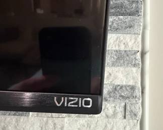 Vizio M70Q7-J03 70-inch Quantum LED TV