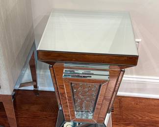 Acme Furniture Nysa Mirrored Pedestal Accent Table