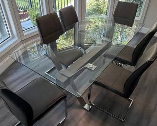 Cramco Salerno Dining Set