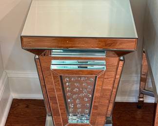 Glamour Style Mirrored Pedestal Stand