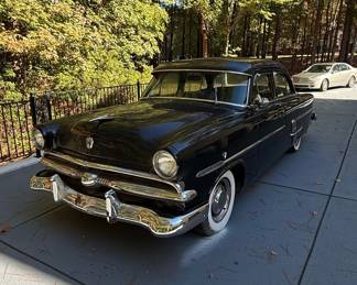 1953 Ford Customline Tudor Sedan