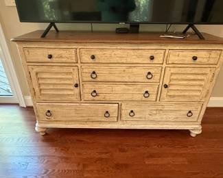 Kincaid Furniture Weatherford Ellesmere Dresser