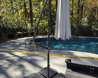 Cantilever Patio Umbrella with Weighted Base