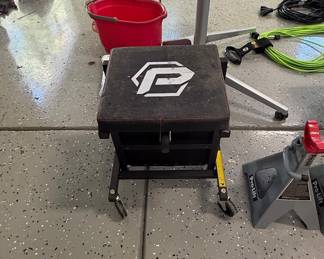 Powerbuilt 2-in-1 Rolling Creeper Seat