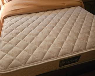 Queen size Bedroom Set- bed 125.00