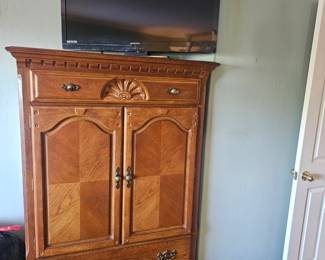 Wardrobe chest 75.00