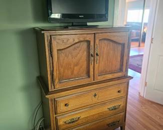 Wardrobe chest 75.00