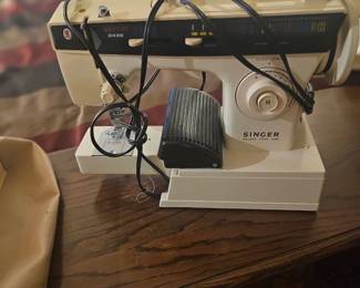 Singer Merrill 2430 Sewing Machine 75.00