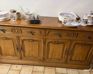 Vintage Traditional Buffet Cabinet