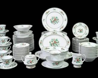 Holly by Noritake White Dinnerware Set