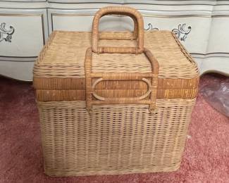 Vintage Wicker Picnic Basket