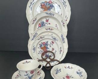Wedgwood Williamsburg Potpourri Dinnerware