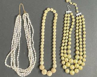 Vintage Fashion Jewelry Necklace Assortment