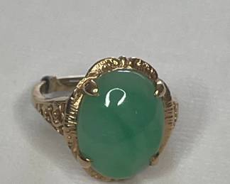 14k Gold Jade Cabochon Ring