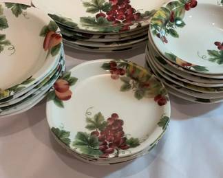 Lot 21: Royal Doulton Vintage Grape