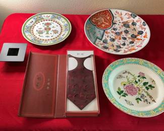 Lot 47: Asian Decorative Porcelain Plates and Patterned Tie