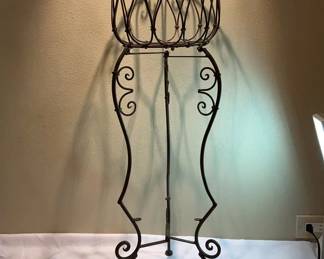 Lot 9: Ornate Metal Plant Stand