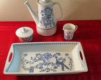 Lot 86: Lotte Coffee Pot, Creamer & Sugar, tray
