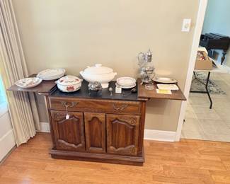 Vintage French Provincial Style Walnut Flip-Top Server Console $350