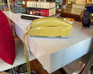 Retro trim line phone
