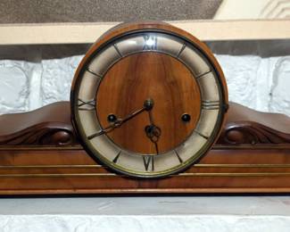 Wooden Mantel Clock With Mechanical Movement And Chime Rods