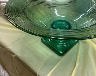 Vidreos San Miguel pedestal form green glass centerpiece 