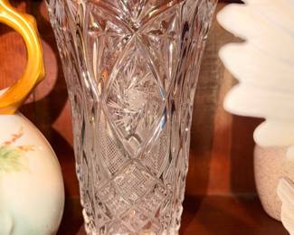 Decorative Crystal Vases – Assorted cut-glass and crystal-style flower vases.