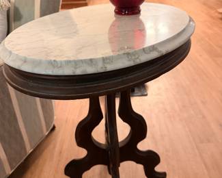 Marble-Top Occasional Table – Decorative wooden pedestal table with beautiful marble surface.