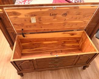 Vintage Lane Cedar Chest – Classic wooden Lane cedar storage chest.