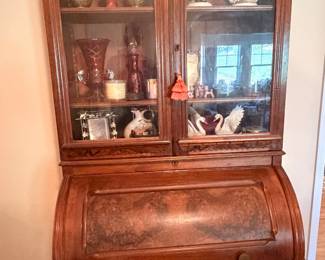 Magnificent Antique-Style Oak Secretary Desk – Beautiful wooden secretary with roll-top writing compartment, glass-front display cabinet, and detailed craftsmanship.