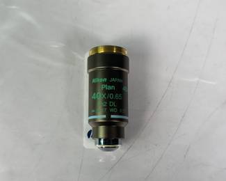 Lot 226: NIKON Plan 40x/0.65 ∞/0.17 Ph2 DL WD 0.57 Microscope Objective