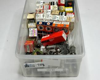 Lot 708: Lot of Assorted 12AU7, ECC82, 12AU7A Tubes - Mullard, Amperex, RCA