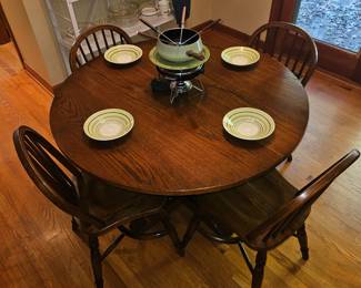 Breakfast table and 4 chairs