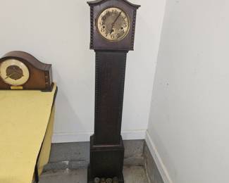 Grandmother or Grand daughter clock