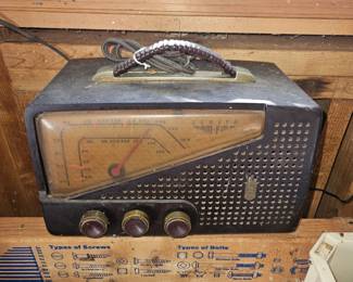Vintage Zenith Tube Radio