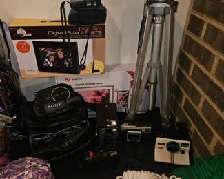 Various vintage cameras