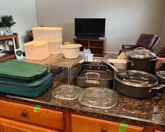 Estate Kitchenware Collection sixth image