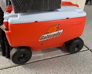 Vintage Rubbermaid Gatorade Rolling Ice Chest