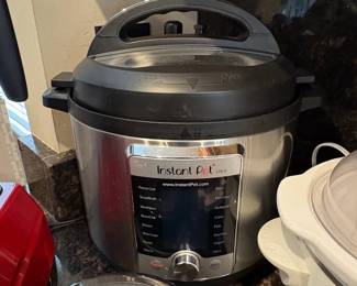 Instant Pot Ultra Quart MultiUse Pressure Cooker