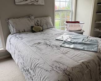 Estate Linens and Textiles Collection sixth image