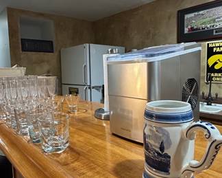 Insignia Portable Ice Maker B