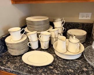 Noritake Sterling Cove Fine China Dinnerware Set