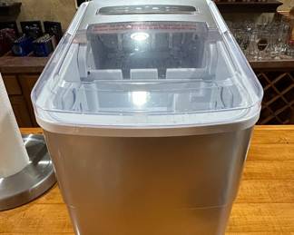 Insignia Portable Ice Maker