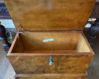 French Provincial Burl Walnut Blanket Chest by Martinsville second image