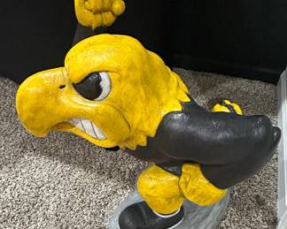 Iowa Hawkeyes Herky Stone College Mascot Statue second image