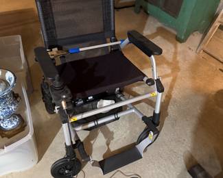 Electric wheelchair 