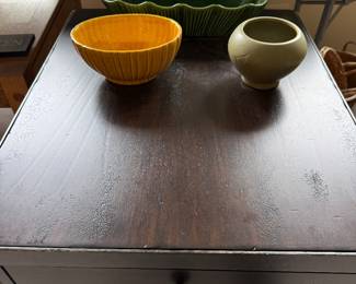 Side table on wheels 